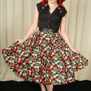 X-Small NWT Retro Rockabilly Strawberry Circle Skirt by Hell Bunny *Pockets!*